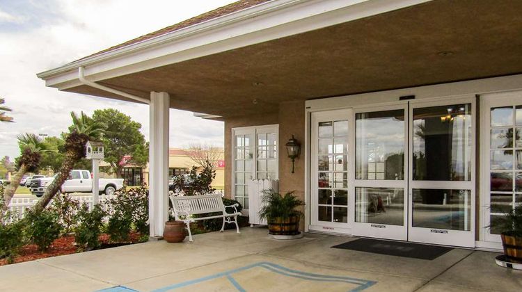 Clarion Inn Near China Lake Naval Station Exterior
