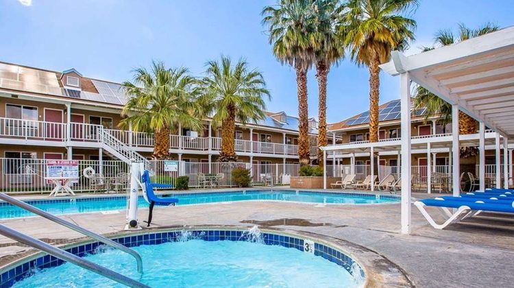 Clarion Inn Near China Lake Naval Station Pool
