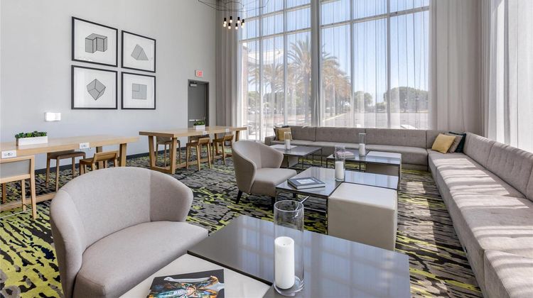 Cambria Hotel LAX Lobby