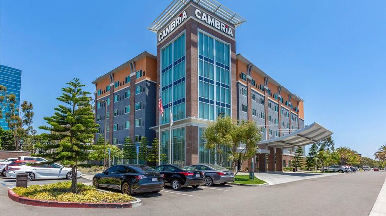 <b>Cambria Hotel LAX Exterior</b>. Images powered by <a href="https://iceportal.shijigroup.com/" title="IcePortal" target="_blank">IcePortal</a>.