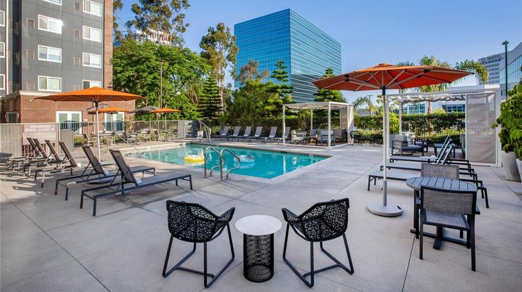 Cambria Hotel LAX Pool
