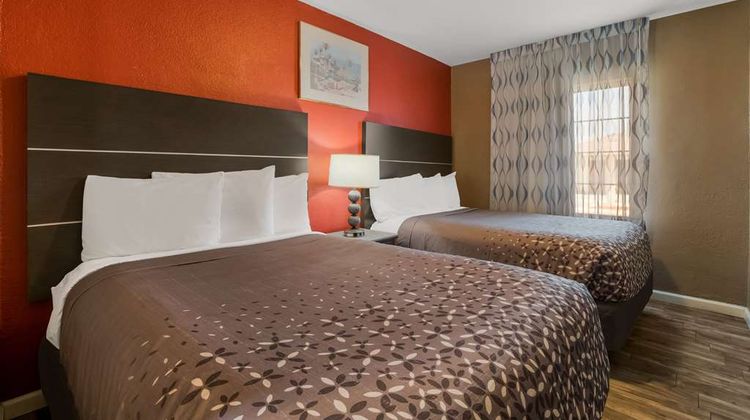 Rodeway Inn & Suites Suite
