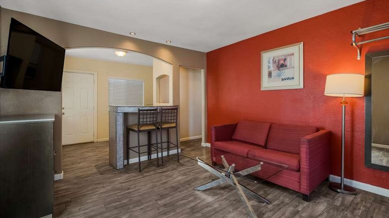 <b>Rodeway Inn & Suites Suite</b>. Images powered by <a href="https://iceportal.shijigroup.com/" title="IcePortal" target="_blank">IcePortal</a>.