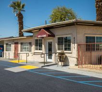 Rodeway Inn & Suites Exterior
