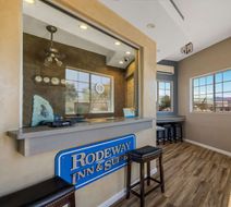 Rodeway Inn & Suites Lobby