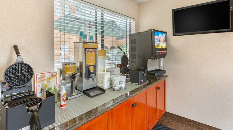 Quality Inn & Suites Oceanside Restaurant