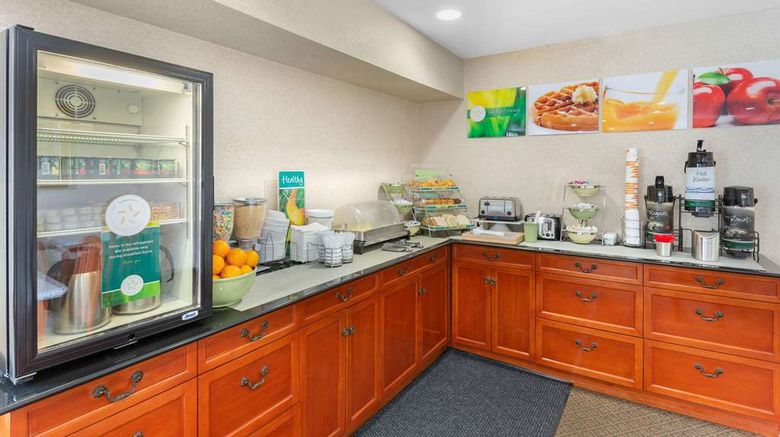 <b>Quality Inn & Suites Oceanside Restaurant</b>. Images powered by <a href="https://iceportal.shijigroup.com/" title="IcePortal" target="_blank">IcePortal</a>.