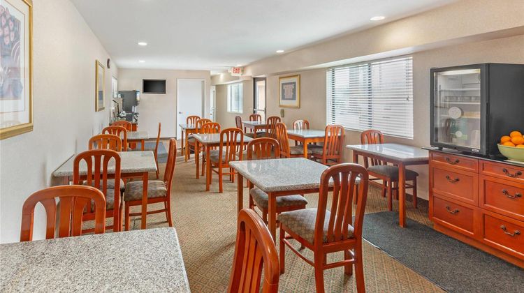 Quality Inn & Suites Oceanside Restaurant