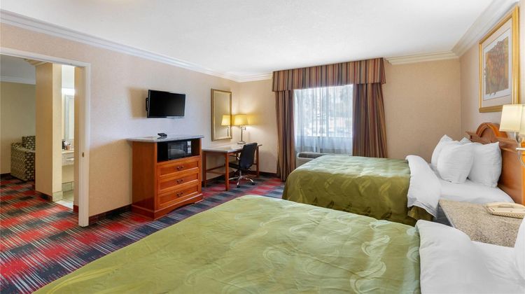 Quality Inn & Suites Oceanside Suite