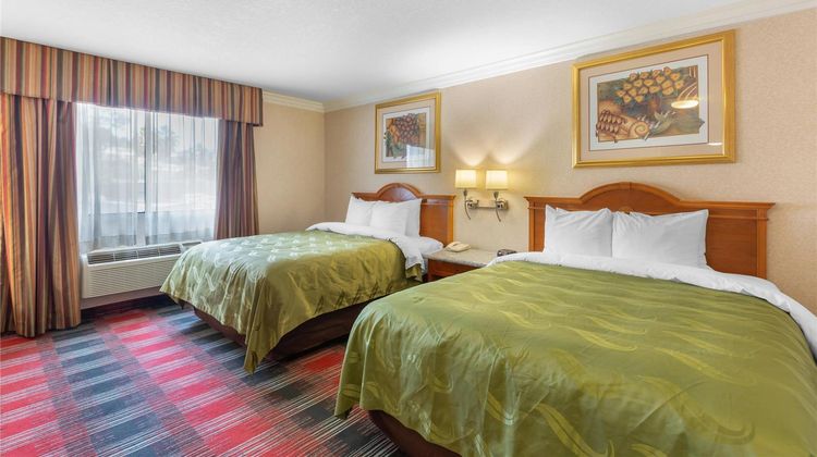 Quality Inn & Suites Oceanside Suite