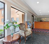 Quality Inn & Suites Oceanside Lobby