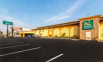 Quality Inn & Suites Bakersfield