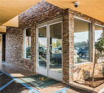 Quality Inn & Suites Bakersfield Exterior