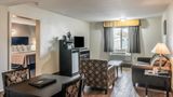<b>Quality Inn & Suites Bakersfield Suite</b>. Images powered by <a href="https://iceportal.shijigroup.com/" title="IcePortal" target="_blank">IcePortal</a>.