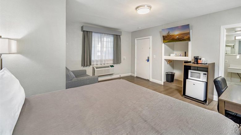 <b>Rodeway Inn Stockton Room</b>. Images powered by <a href="https://iceportal.shijigroup.com/" title="IcePortal" target="_blank">IcePortal</a>.