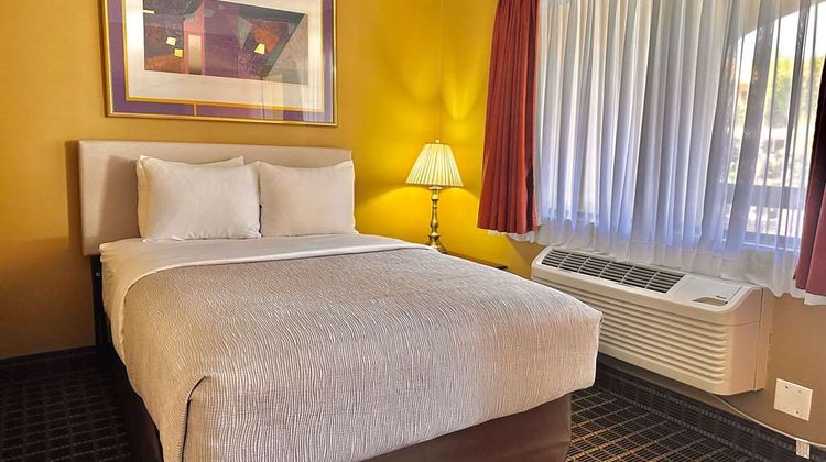 Quality Inn & Suites Westminster Suite