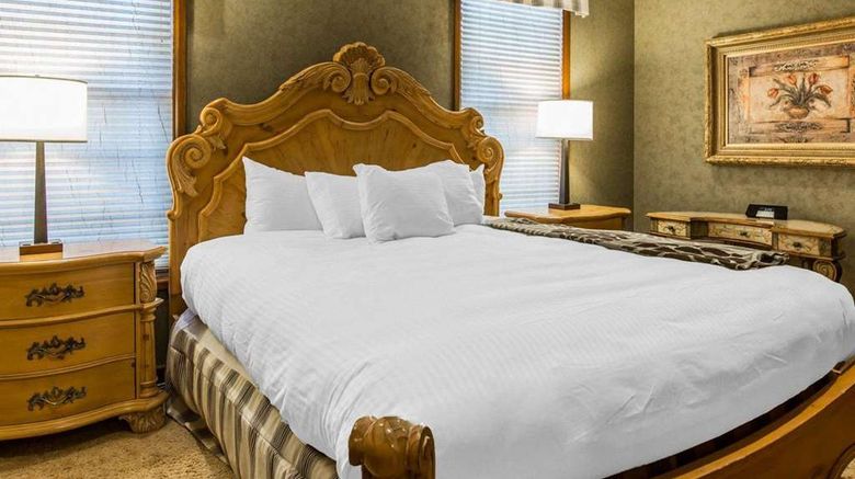 <b>The Club at Big Bear Village Suite</b>. Images powered by <a href="https://iceportal.shijigroup.com/" title="IcePortal" target="_blank">IcePortal</a>.