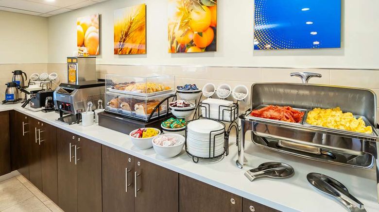 <b>Comfort Inn St Thomas Restaurant</b>. Images powered by <a href="https://iceportal.shijigroup.com/" title="IcePortal" target="_blank">IcePortal</a>.