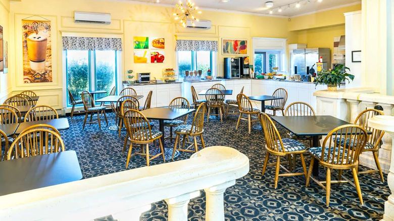 <b>Quality Inn Garden of the Gulf Restaurant</b>. Images powered by <a href="https://iceportal.shijigroup.com/" title="IcePortal" target="_blank">IcePortal</a>.