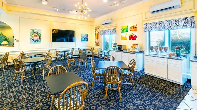 <b>Quality Inn Garden of the Gulf Restaurant</b>. Images powered by <a href="https://iceportal.shijigroup.com/" title="IcePortal" target="_blank">IcePortal</a>.