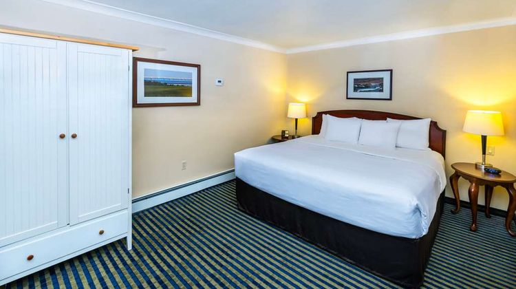 Quality Inn & Suites Garden of the Gulf Suite