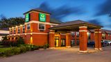 Quality Inn Garden of the Gulf Exterior