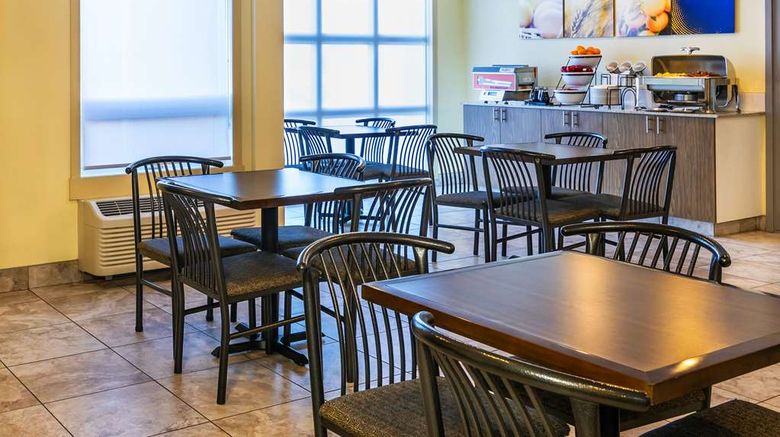 <b>Comfort Inn and Suites Moose Jaw Restaurant</b>. Images powered by <a href="https://iceportal.shijigroup.com/" title="IcePortal" target="_blank">IcePortal</a>.