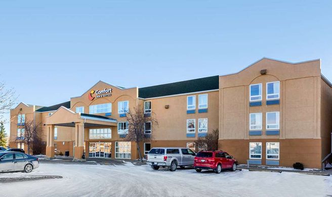 Comfort Inn and Suites Moose Jaw Exterior
