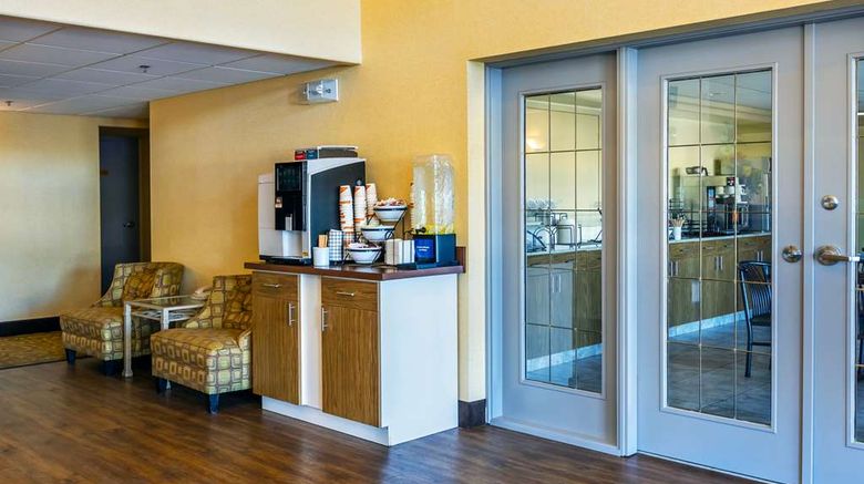 <b>Comfort Inn and Suites Moose Jaw Lobby</b>. Images powered by <a href="https://iceportal.shijigroup.com/" title="IcePortal" target="_blank">IcePortal</a>.