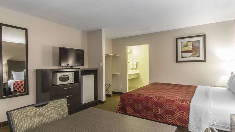 <b>Econo Lodge Suite</b>. Images powered by <a href="https://iceportal.shijigroup.com/" title="IcePortal" target="_blank">IcePortal</a>.