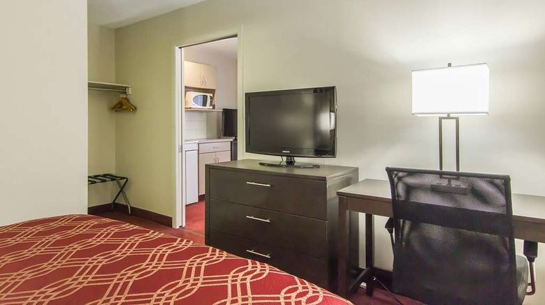 <b>Econo Lodge Suite</b>. Images powered by <a href="https://iceportal.shijigroup.com/" title="IcePortal" target="_blank">IcePortal</a>.