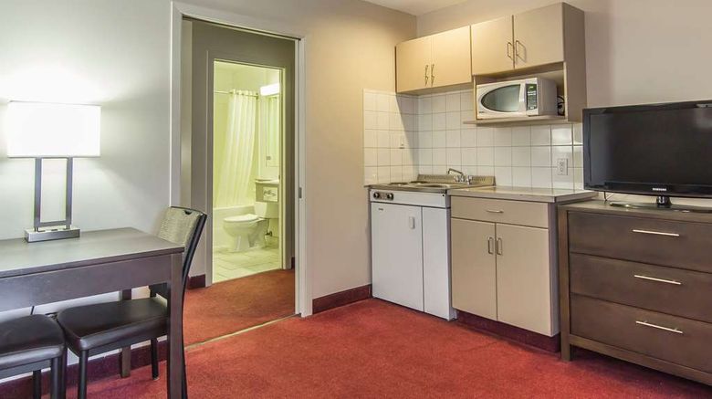 <b>Econo Lodge Suite</b>. Images powered by <a href="https://iceportal.shijigroup.com/" title="IcePortal" target="_blank">IcePortal</a>.