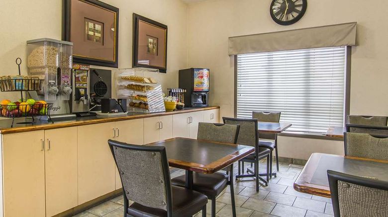 <b>Econo Lodge Restaurant</b>. Images powered by <a href="https://iceportal.shijigroup.com/" title="IcePortal" target="_blank">IcePortal</a>.