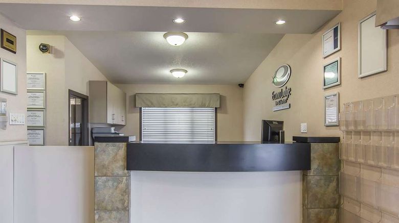 <b>Econo Lodge Lobby</b>. Images powered by <a href="https://iceportal.shijigroup.com/" title="IcePortal" target="_blank">IcePortal</a>.