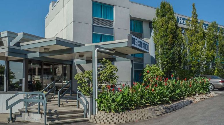 <b>Rodeway Inn Fallsview Exterior</b>. Images powered by <a href="https://iceportal.shijigroup.com/" title="IcePortal" target="_blank">IcePortal</a>.