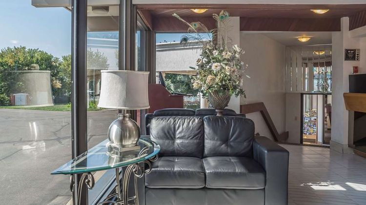 Rodeway Inn Fallsview Lobby