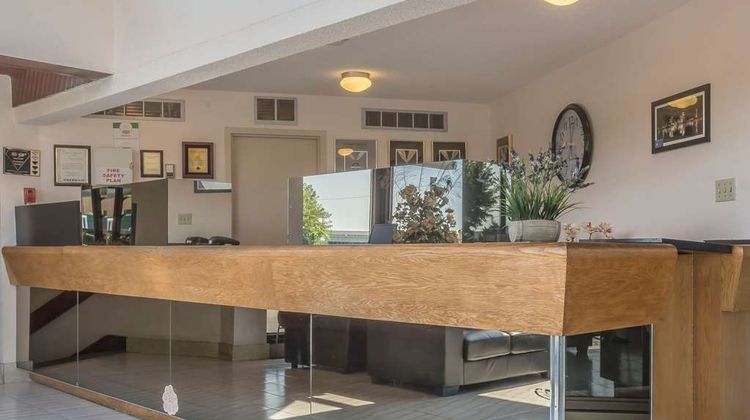 Rodeway Inn Fallsview Lobby