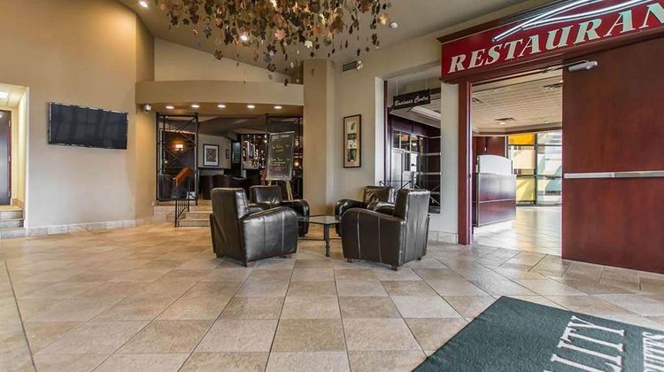 Quality Inn Bay Front Lobby