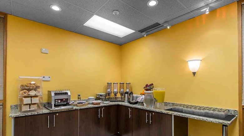 <b>Quality Inn Bay Front Restaurant</b>. Images powered by <a href="https://iceportal.shijigroup.com/" title="IcePortal" target="_blank">IcePortal</a>.