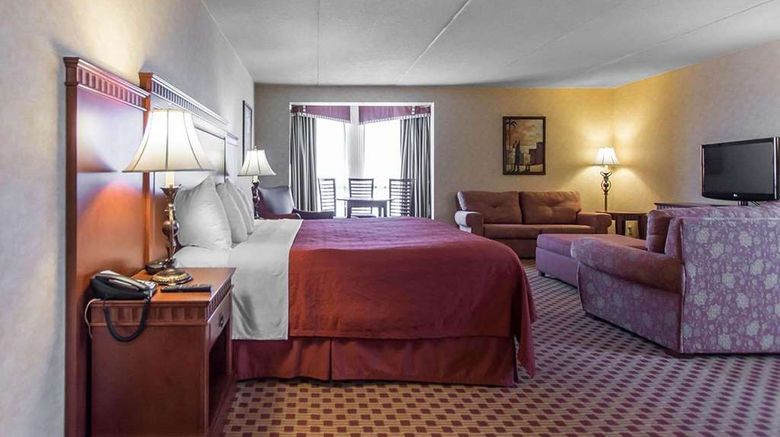 <b>Quality Inn Bay Front Room</b>. Images powered by <a href="https://iceportal.shijigroup.com/" title="IcePortal" target="_blank">IcePortal</a>.