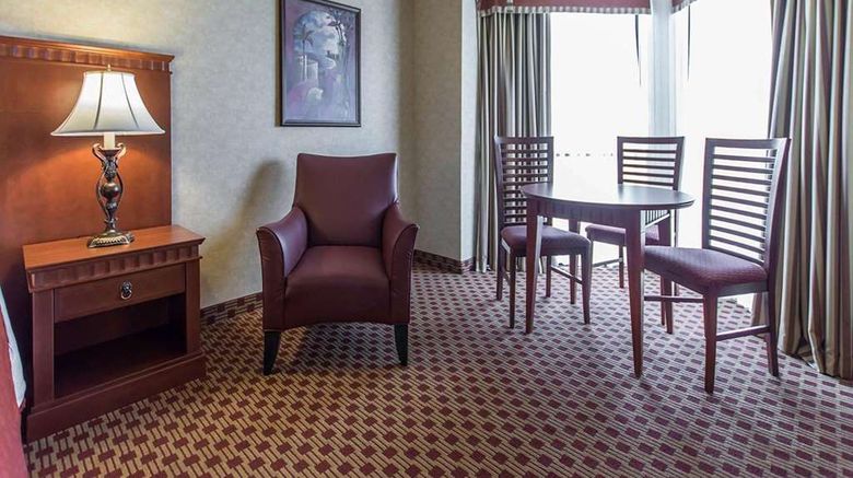 <b>Quality Inn Bay Front Room</b>. Images powered by <a href="https://iceportal.shijigroup.com/" title="IcePortal" target="_blank">IcePortal</a>.