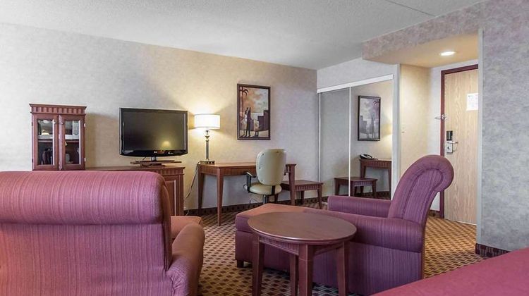 Quality Inn Bay Front Room