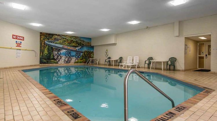 Quality Inn Bay Front Pool