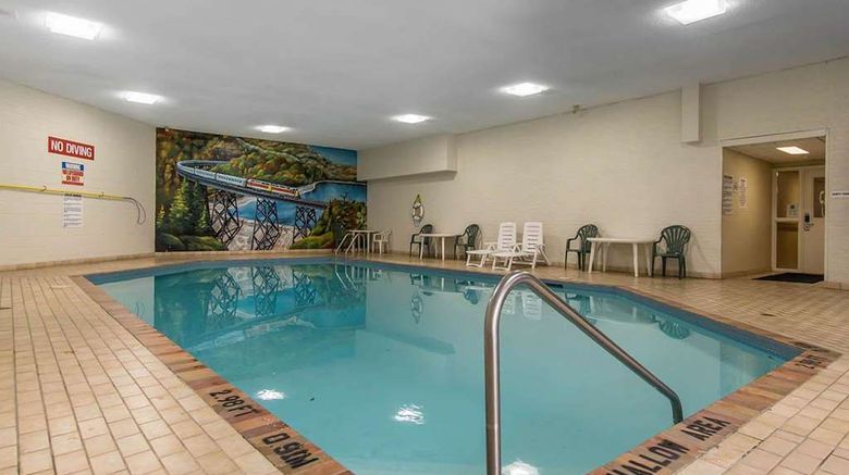 <b>Quality Inn Bay Front Pool</b>. Images powered by <a href="https://iceportal.shijigroup.com/" title="IcePortal" target="_blank">IcePortal</a>.