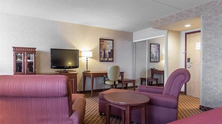 Quality Inn Bay Front Room