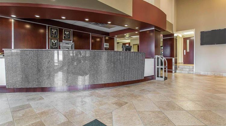 Quality Inn Bay Front Lobby