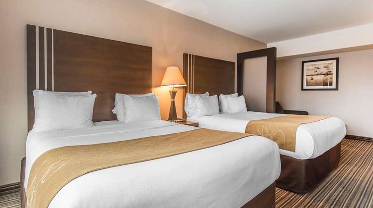 Comfort Suites Montreal Room