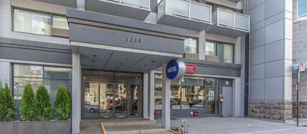 Comfort Suites Montreal Exterior