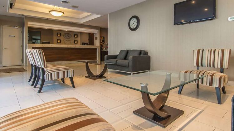 Comfort Suites Montreal Lobby