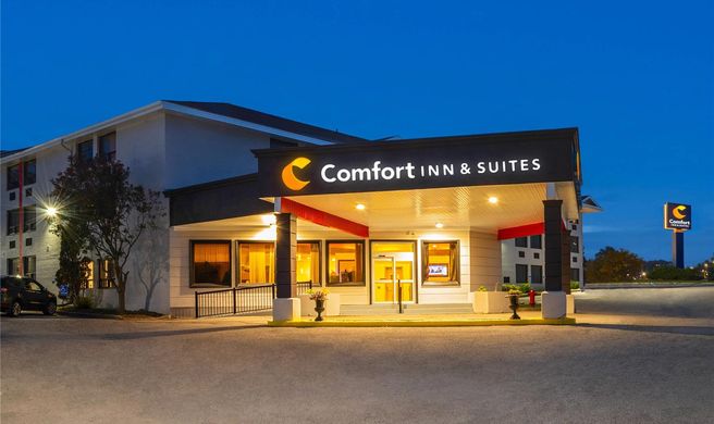 Comfort Inn & Suites Barrie Exterior